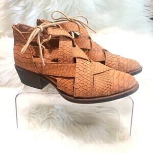 Coconuts By Matisse Lux Tan Anxle Bootie, Sz 6